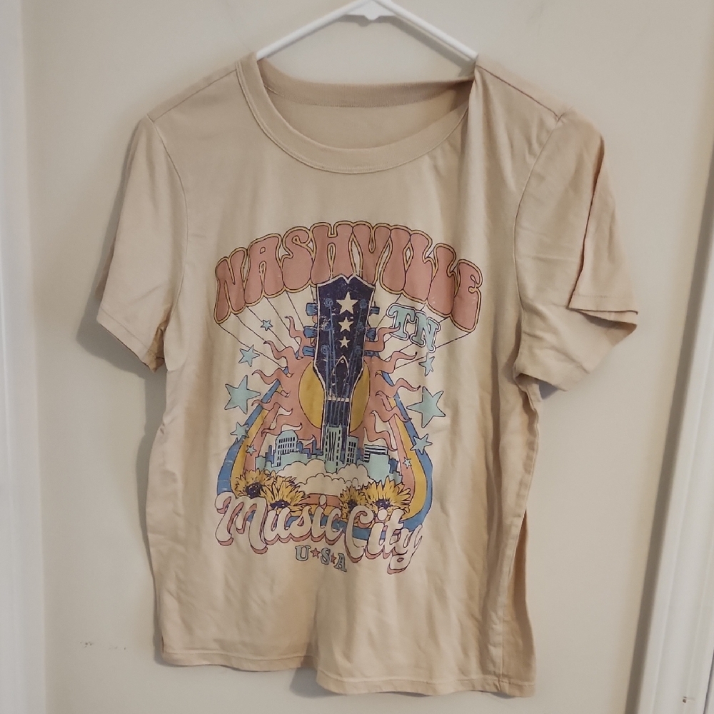 Nashville Music City Tan Graphic Tee Medium